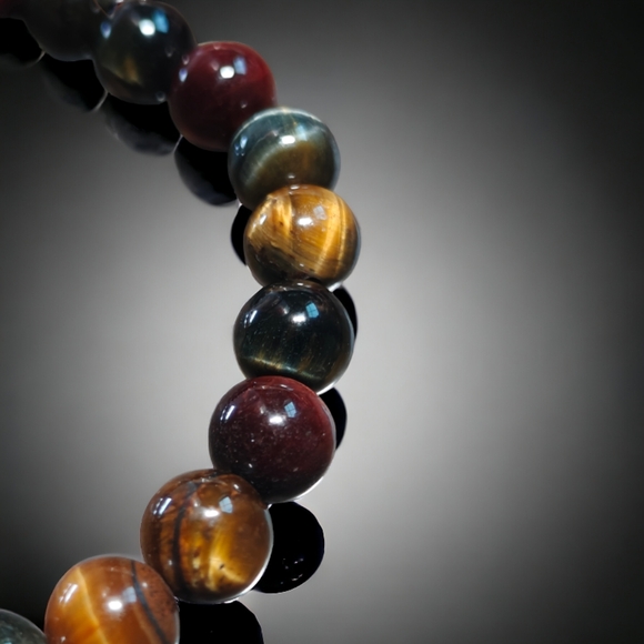 Tri Color Tiger Eye Bracelet - 8mm Unisex - Picture 6 of 6